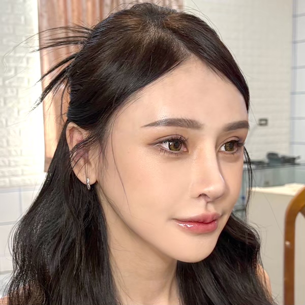 Lisa生活照