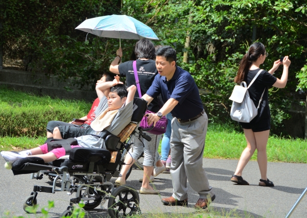 八里樂山教養院 雅丰公益